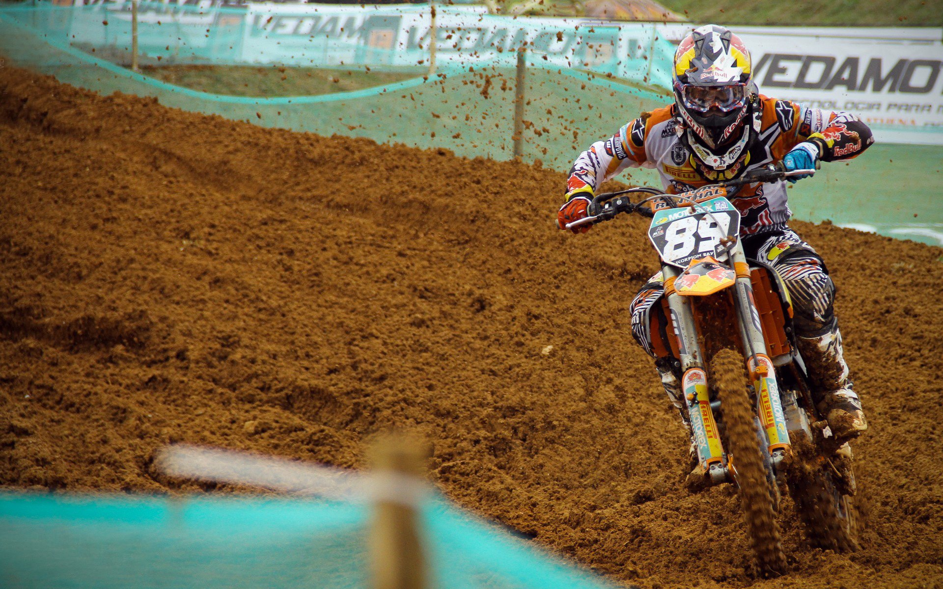 《电竞赛事中的数字互动:弹幕、投票让观众当“导演”》,电竞赛事数据平台