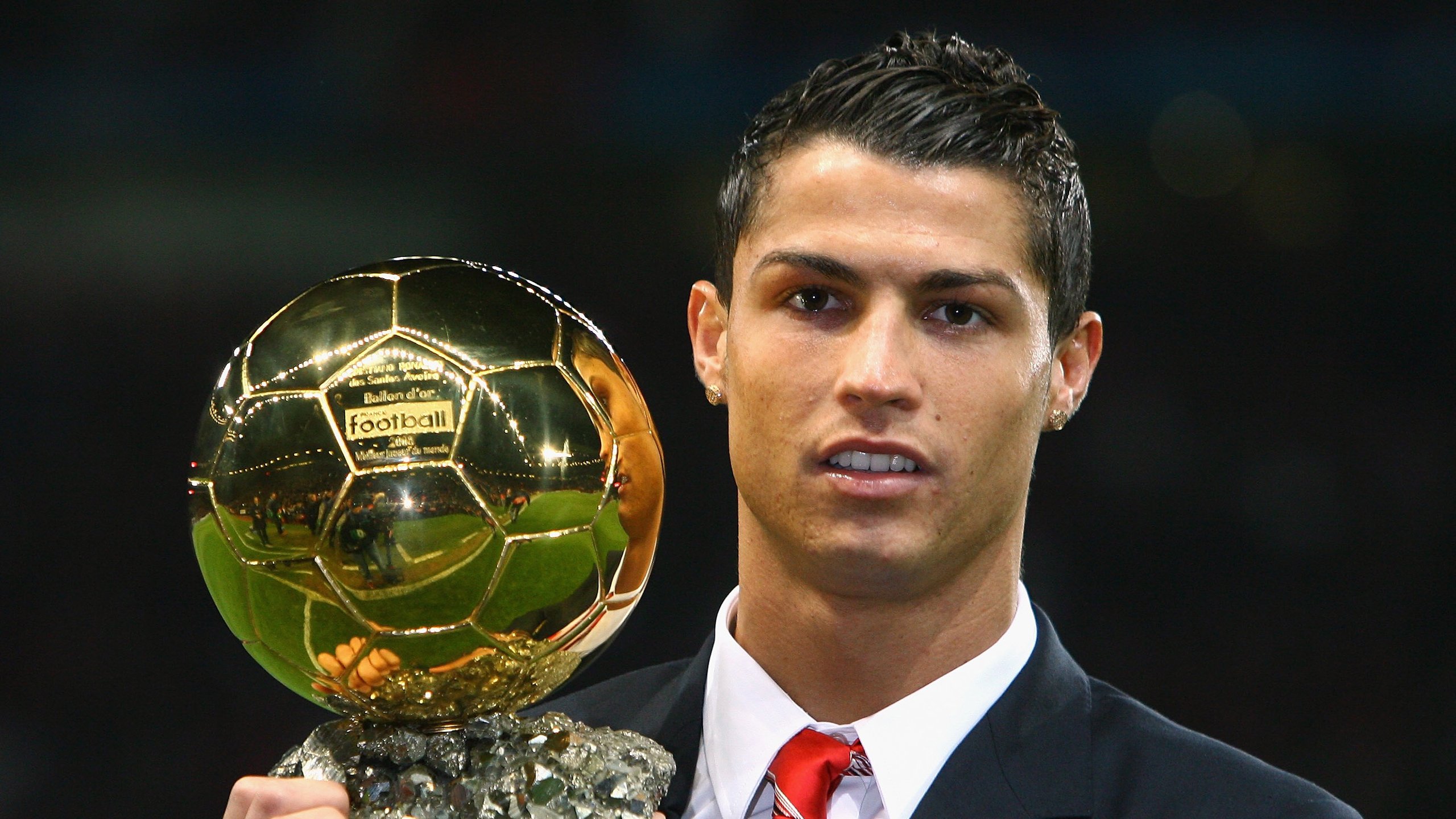 雷纳尔杰屡建功勋，领队迎战半决赛，雷纳尔之问